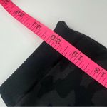 Spanx NWT  Look at Me Now Seamless Cropped Legging Sz M black camo Photo 6