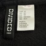 Divided by H&M Game On Hoodie Womens XS Black Short Sleeve Cropped Pullover Bold Photo 3