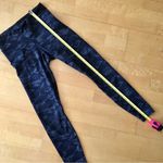 Fabletics  Camouflage PowerHold Low Rise (7 in) Leggings, Black, Gray, Camo, XS Photo 6