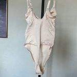 SKIMS  Shapewear Seamless Sculpt  Thong Bodysuit Sand Size XS ‎ NWOB Photo 4