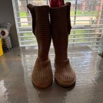 BEARPAW  Tan Anastaia Boots Sz 9 Photo 3