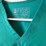 FIGS Hunter Green Scrub Set Photo 3