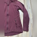 Athleta  Stronger Hoodie in Burgundy, Size Small Photo 2