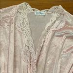 Miss Elaine Vintage 1980s Pink Velvet Like Long Robe Womens Petite USA Lace Photo 2