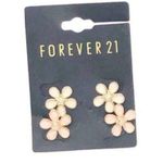 Forever 21  Flower Earring Set Photo 3