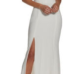Dress the Population Plunge Crepe Trumpet Gown Photo 0