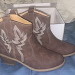 Short Boots Brown Size 7 Photo 1