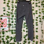 Lululemon Women’s size 4  leggings gray capri atheltic Photo 3