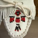 Minnetonka 2000s  Thunderbird White Leather‎ Beaded Southwest Moccasins Size 8 Photo 4