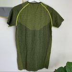 Gymshark  short sleeve shirt Photo 4