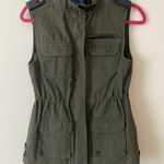 Green Vest Photo 0