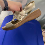 Wearever  Jorden Women’s Sandals gold and‎ tan size 8.5 Photo 6