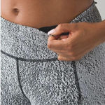 Lululemon Speed Tight V Power Luxtreme Spray Jacquard White Black Size 4 W5AGJS Photo 8