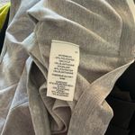 Vuori  Women's Elevation Plyo Tank in pale heather camo size small Photo 5