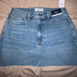 Abercrombie & Fitch Abercrombie Mid-Rise Curve Love denim skirt Photo 0