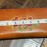 Floral Wristlet Hawaii Hibiscus Flower Embossed Leather Wallet Tropical NWT Photo 6