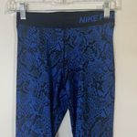 Nike Pro Dri Fit Black Blue Snakeskin Print Cropped Capri Athletic Pants Photo 2