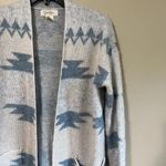 Jessica Simpson  small long cardigan Photo 1