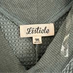 Listicle  green top Photo 3