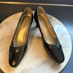 Hush Puppies Soft Style  Black 2 1/2 Inch Heels Size 6 1/2 Small Pumps Go… Photo 0