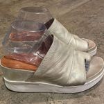 Gentle Souls  by Kenneth Cole Gold Gisele 65 Sporty Slide Shoes Womens Size 9 Photo 9