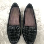 Clarks everyday black size 6M croc print leather loafers for women Photo 0