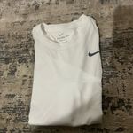 Nike NWT  White Legend Short Sleeve T-Shirt Size Small Photo 1