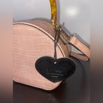 Imoshion IMO pink alligator round zipped purse with removable and adjustable strap Photo 4