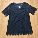 Isaac Mizrahi 🏷️🏷️IsaacMizrahiLive! Small knit lace lined top V-neck w/lace trim. short sleeve Photo 0