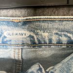 Old Navy  Women Size 14‎ Sky High Straight Distressed Denim Stretch Shorts Photo 1