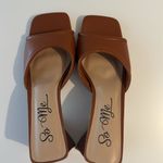 So me slip on size 8 1/2 Tan Photo 3