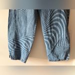 BDG  Rih Extreme Baggy Jean in Medium Swirl Wash Size 28 Waist High Rise Photo 9