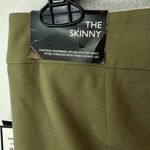 Nine West NWT Women’s Cyprus The Skinny Pants in Olive Green Size 8 Photo 8