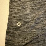 Lululemon  On The Run Long Sleeve Heathered Black Reflective Trim Thumbholes Sz 6 Photo 4