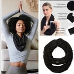 Beyond Yoga Black/Dark Gray Infinity Scarf with Zip Pocket New with Tag W-115 Photo 1