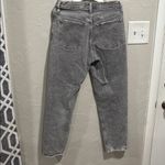 Abercrombie & Fitch Abercrombie High Rise Mom Jeans in light grey wash size 28/6 Photo 3