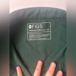 FIGS Rafaela Oversized Scrub Top Women's Medium Photo 2