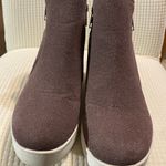 Chic Suede Ankle Boots Photo 1