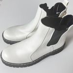 Sincerely Jules  Women's Chelsea Cold Weather Winter Style Pull on Boots Sz 9.5 Photo 0