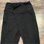 Ouges Black Crop Leggings With Side Pockets Size Large Photo 1
