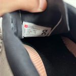 On Running cloud flow size 7 women’s peach grey Gray Photo 4