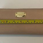 Michael Kors Light Pink / Beige Wallet Photo 11