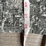 MM.LaFleur  Black & Cream The Aditi Shift Dress in Crackle Photo 11