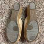 Jaclyn Smith Slip ons open toe tan 3” heels size 8 Photo 4