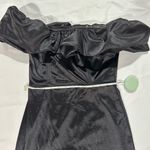 Elegant Black Off Photo 2