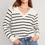 Old Navy SoSoft V-neck Cocoon Old Money Aesthetic Black and White Knit Sweater Photo 0