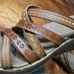 Skechers NWT Cali Beverlee Tan Embroidered Slide-On Wedge Sandals size 7.5 Photo 5