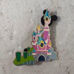 Disney  Destination D23 2025 WDI MOG LE 500 Mystery Pin Disneyland Paris Castle Photo 0