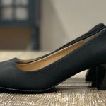 NYDJ  Fay Pumps In Black Size 7.5 Photo 4
