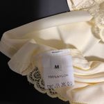 Yellow Lace V Photo 4